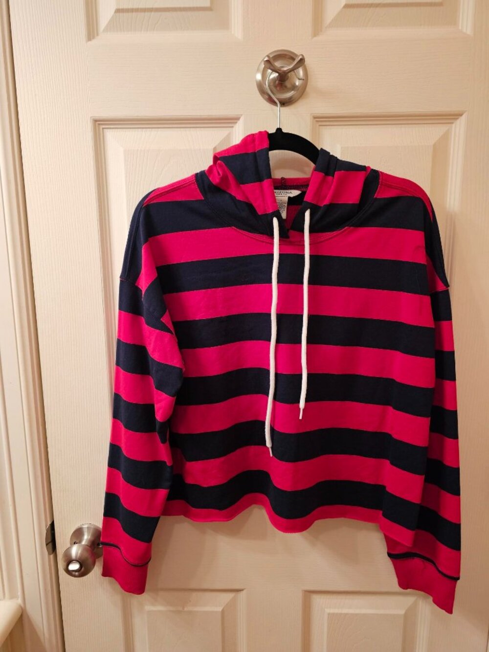 NWOT Arizona Large Red / Navy Striped Cropped Hoodie